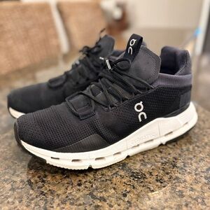 On Cloud Cloudtec Running Women’s size 7.5 Black and White Sneakers. Excellent!